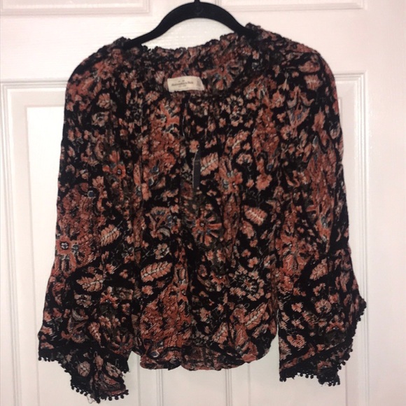 NWT ABERCROMBIE OFF THE SHOULDER TOP SIZE S - Picture 3 of 5